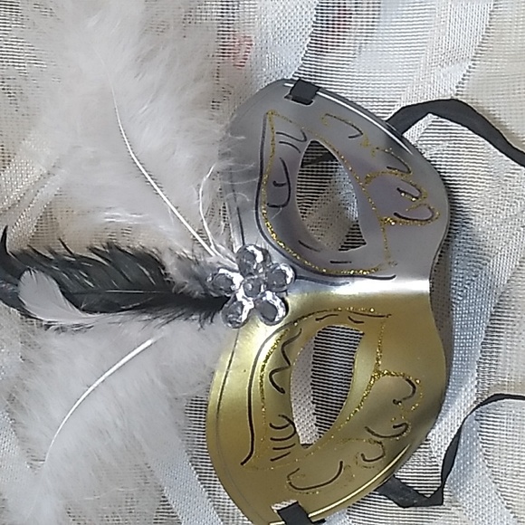 3 BEAUTIFUL MYSTIC Masqurade MASKS - Picture 5 of 8
